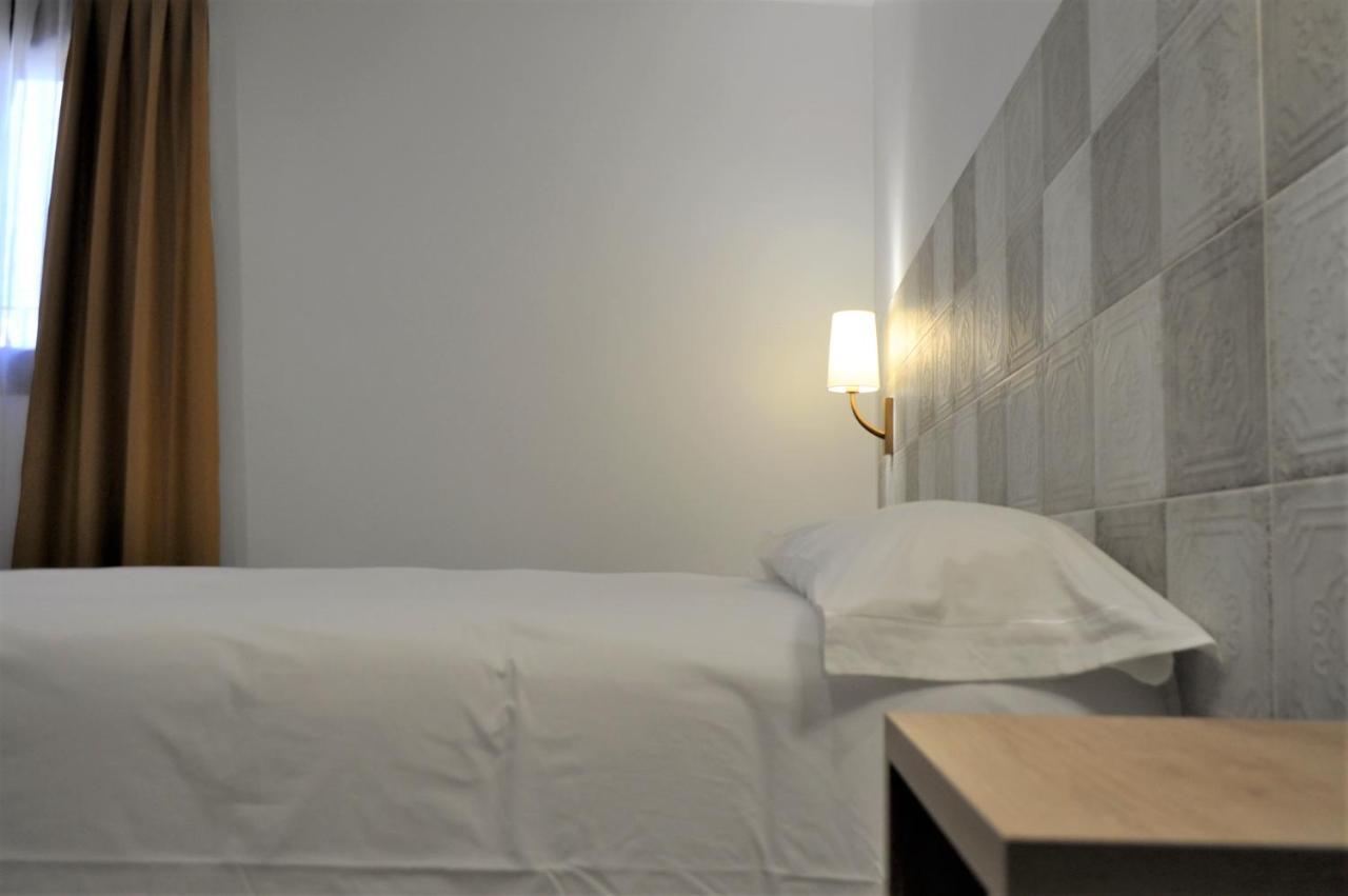 Hostal Restaurante Villa De Brihuega Dış mekan fotoğraf
